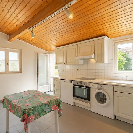 Chateau De Taupignac By Interhome